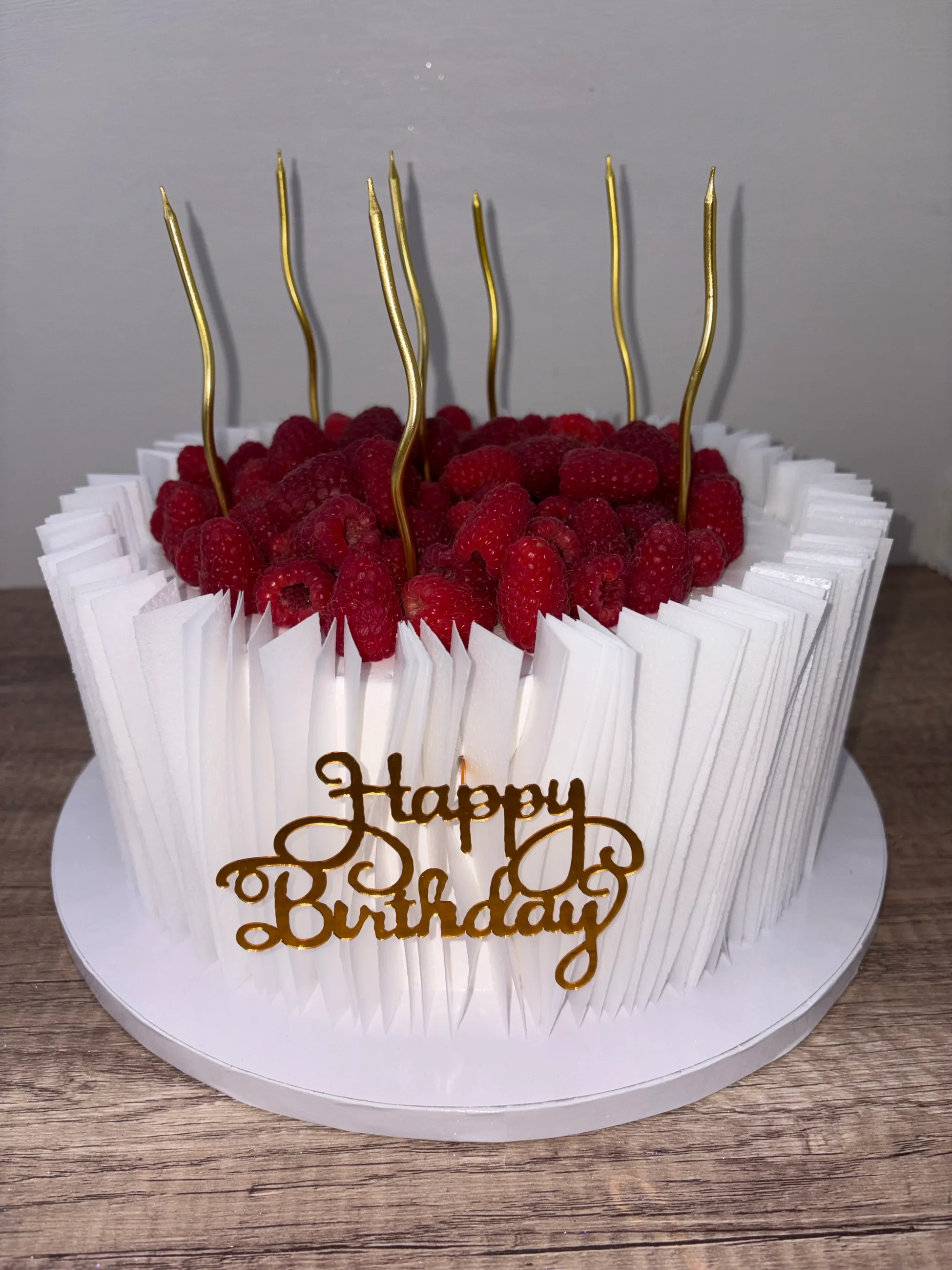 Cake de frambuesas de MJM Cuban Sweets